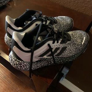 Men’s Adidas Bounce, size 9.5